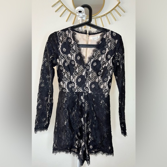 Francesca’s long sleeve black lace shorts dressy romper. Fully lined size XS EUC - Picture 9 of 11